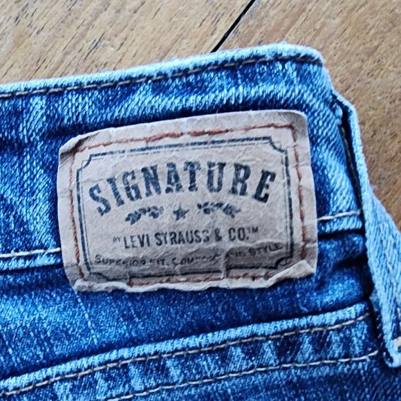 Signature by Levi Strauss Low Rise Bootcut Jeans Size Misses 8 Short - Picture 16 of 16